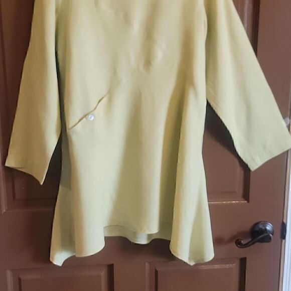 Kathleen Sommers-Linen green asymmetrical long sleeved top S. - Picture 8 of 13